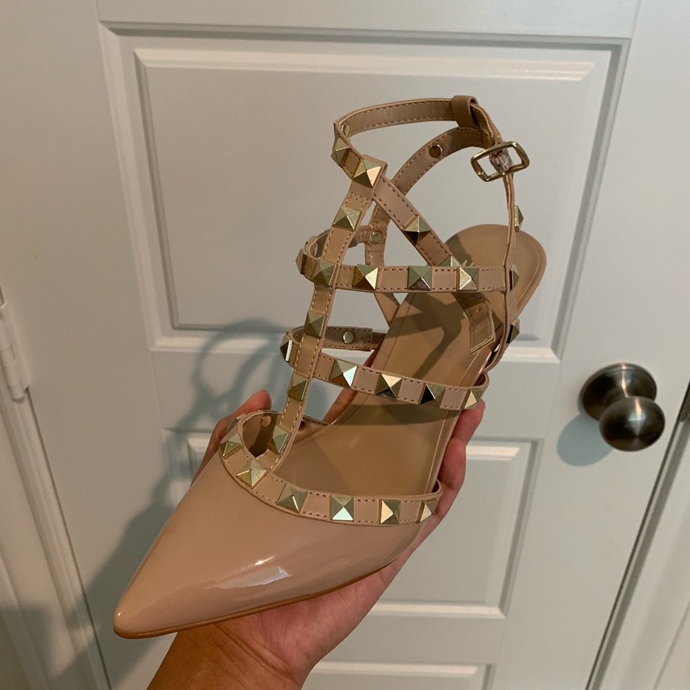 Pointed stud high heels